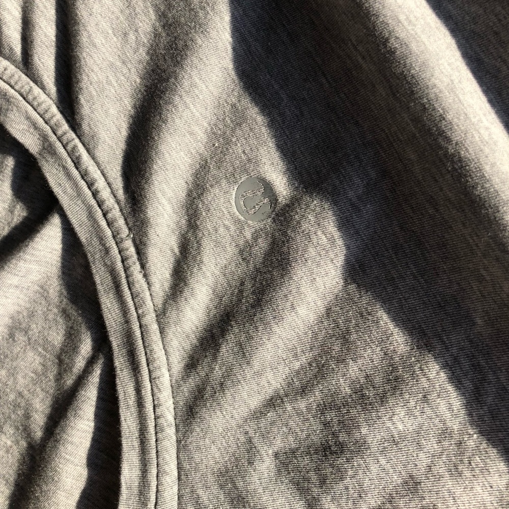 Lululemon tee - Picture 2 of 5